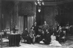 Emīlijas Prūsas (1878-1950) drāma 4 cēlienos "Gaisa dārzi" 1923. / 1924.gada teātra sezonā tika iestudēta Nacionālajā teātrī Ensta Feldmana režijā. Lomās darbojās: Ernsts Feldmans (Alfs Cinis), Mirdza Šmithene (Inta), Ella Jakobsone (krustmāte Feja), Kārlis Ozolkāja (tēvocis Justs), Lilija Ērika (Ir